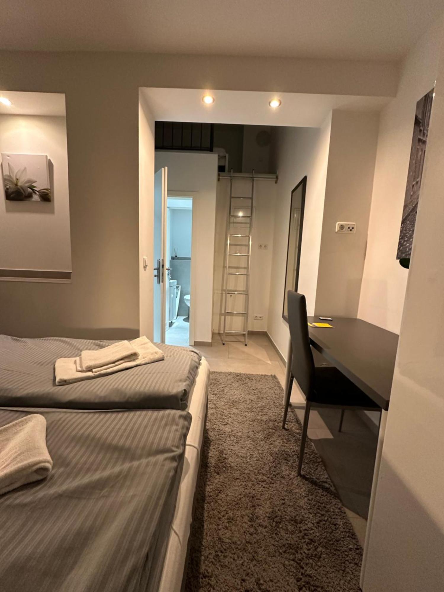 Estelada Boarding Houses - Bogenhausen München Ngoại thất bức ảnh